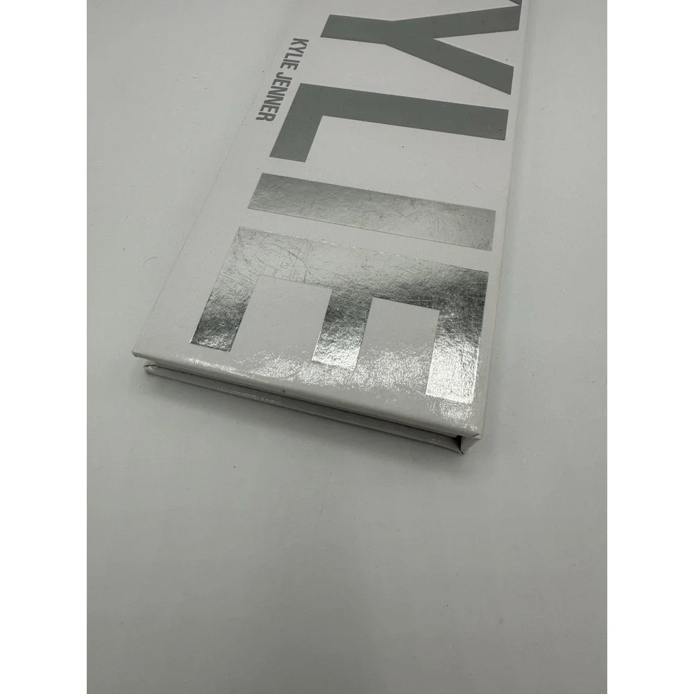 Kylie Jenner Kyshadow 12 Color‎ Eyeshadow Palette White Silver